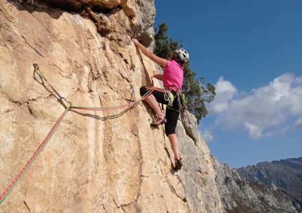 Verticalité montagne escalade via ferrata